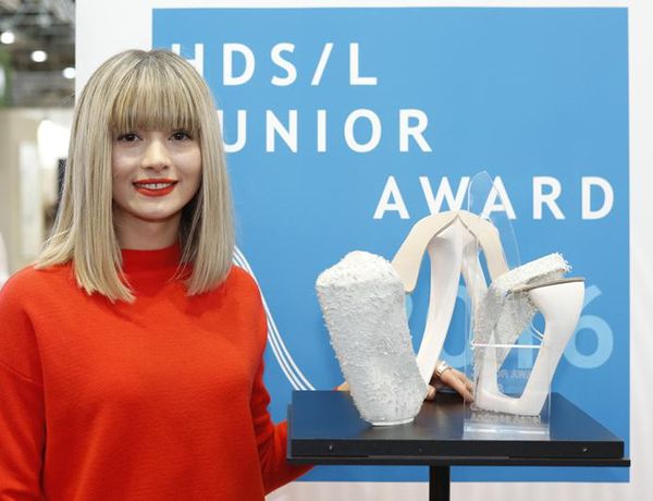 Die junge Designerin arbeitet bei ihrem Entwurf „Levity“ mit Kontrasten