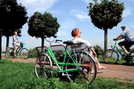 Für eine Radtour durch die Region bietet sich das NiederrheinRad als zuverlässiger Begleiter an