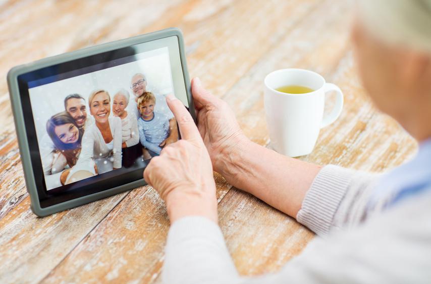 Mit Hilfe von digitalspezialist analoge Fotoschätze auf mobilen Endgeräten betrachten und neu erlebe
