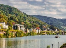 Ausgebildet wurde Frau Kuntzsch an der renommierten Hotelfachschule im schönen Heidelberg