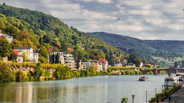 Ausgebildet wurde Frau Kuntzsch an der renommierten Hotelfachschule im schönen Heidelberg