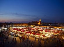 Nächtlicher Markt in Marrakesch