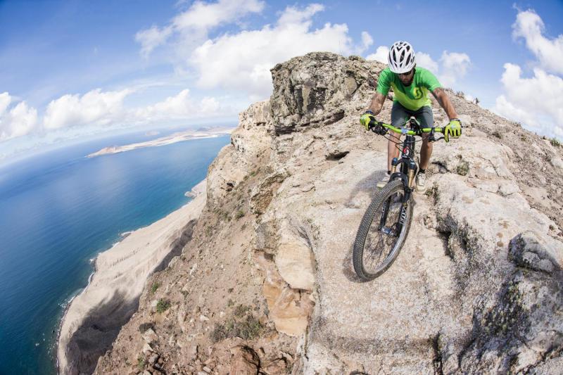 Lanzarote zieht alljährlich zahlreiche Fahrradbegeisterte an