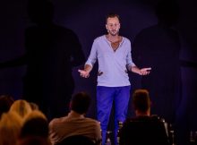 Sebastian Eisenbürger beim internationalen Speaker Slam in Stuttgart