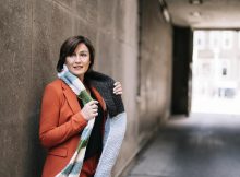 Ein Schal fuers Leben 2019_Sandra Maischberger_©Christoph Köstlin für BRIGITTE