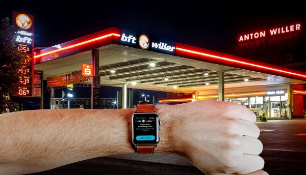 Direkt an der Zapfsäule per Smartwatch bezahlen - Anton Willer - PACE Drive