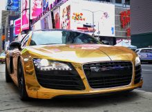 Goldenes Auto