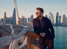 David Beckham vor der Skyline von Doha