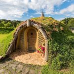 Hobbithöhle, Flugzeug, Boot oder Kapelle statt Ferienhaus?