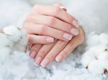 UV-Nagellampen sind sich nur äußerlich sehr ähnlich, da sie in Wirklichkeit unterschiedlich groß sind.