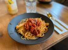 Spaghetti auf dem Teller