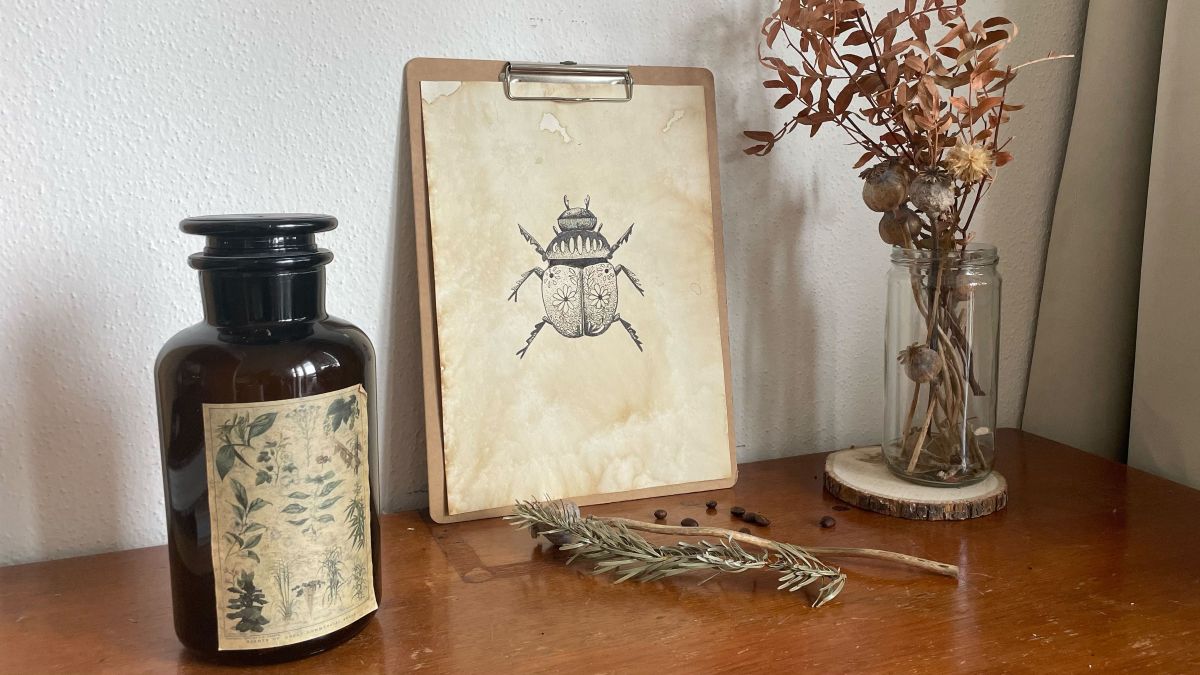 Staedtler Monochrome Zeichnung &ndash; K&auml;fer mit Dotwork Zeichentechnik