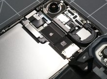 iPhone 17 Air für die Reparatur geöffnet