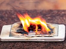 Lithium-Ionen Akku eines Handys explodiert