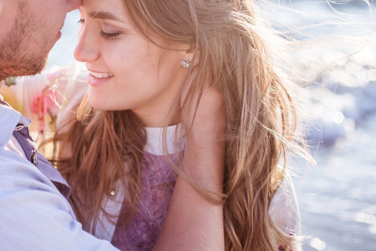 Warum Singles jetzt bewusster daten und echte Verbindungen suchen