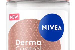NIVEA Derma Control Clinical deodorant bottle with pink cap and blue NIVEA logo, claims 100h Ultra Dry Touch.