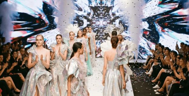 Models bei einer Modenschau