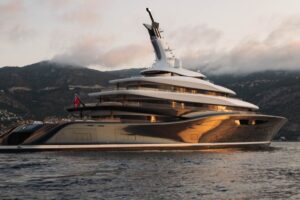 Superyacht der die weltweit renommierten Marke Feadship