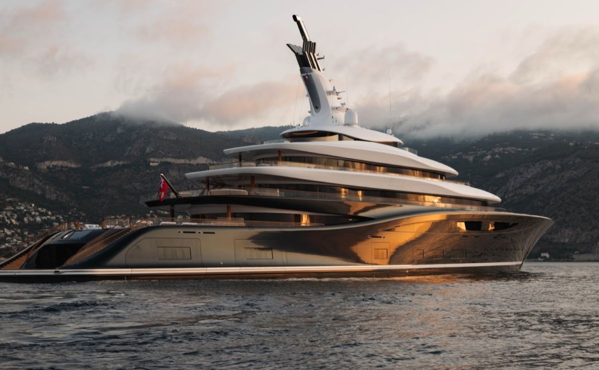 Superyacht der die weltweit renommierten Marke Feadship
