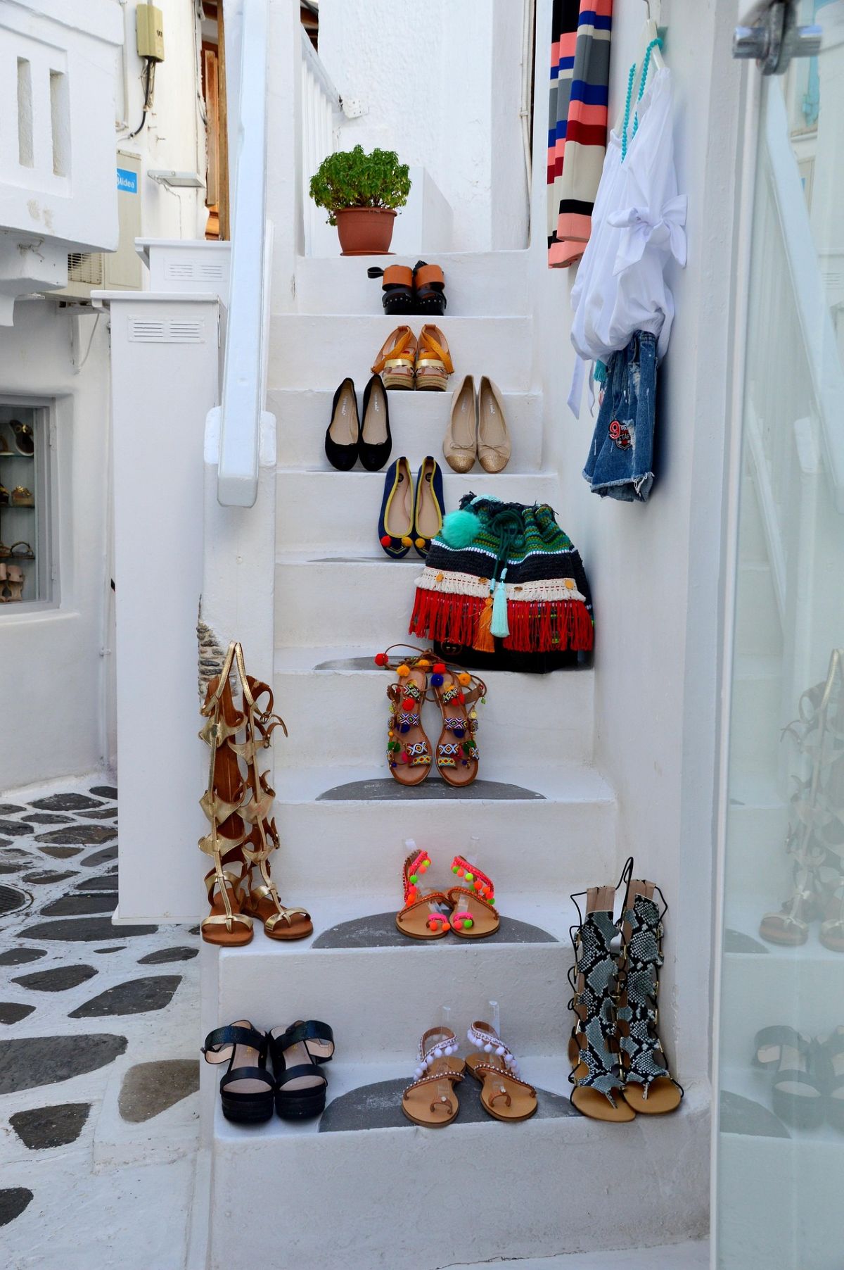 Schuhe auf einer Treppe