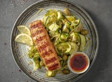 Tefal Paprika-Lachs und gebratene Zucchiniraspeln