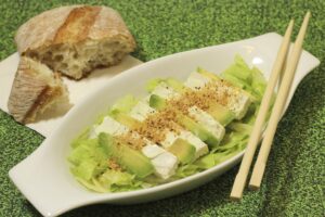 Avocado-salat im Sommer