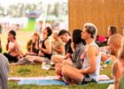Yoga-Gruppe beim Indian Spirit Festival